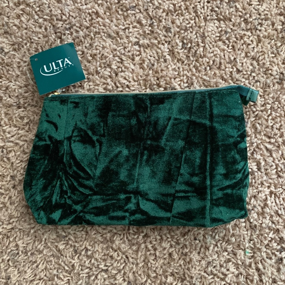 Ulta Green Velvet Zipper Pouch